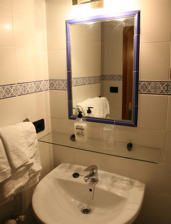 Casa Matias Hotel Sarria Bagian luar foto