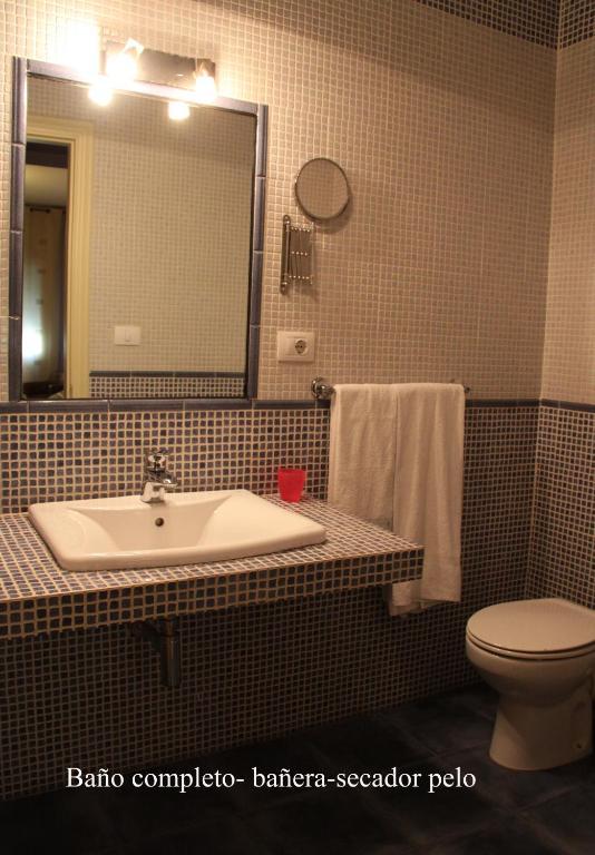 Casa Matias Hotel Sarria Bagian luar foto